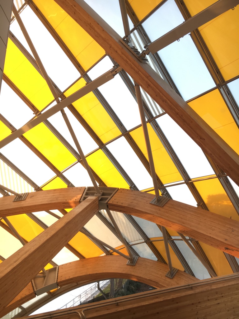Voile de la fondation Louis Vuitton habillées par Daniel Buren